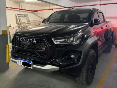 Toyota Hilux Gr 4 Sport 2.8 4x4 at 2.000km Accesorios