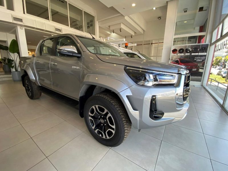 Toyota Hilux Srx 2024 Trocha Ancha 4x4 at Disponible