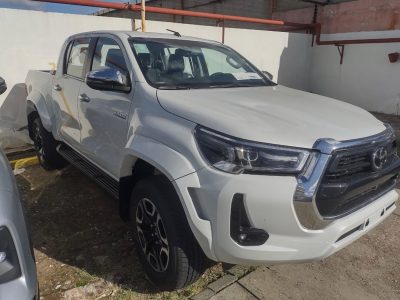 Toyota Hilux Srx 4x4 Automatica 2.8tdi 0km a patentar Física